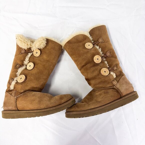 LONG UGGS SIZE 7 - Picture 1 of 6